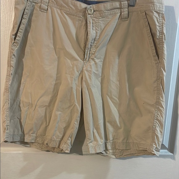 Columbia Men's Tan Flat Front Shorts - Picture 2 of 7